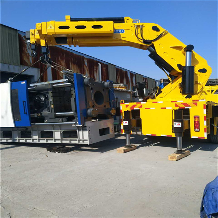 新乡 大吨位折臂吊出租费用解析：一小时租赁多少钱