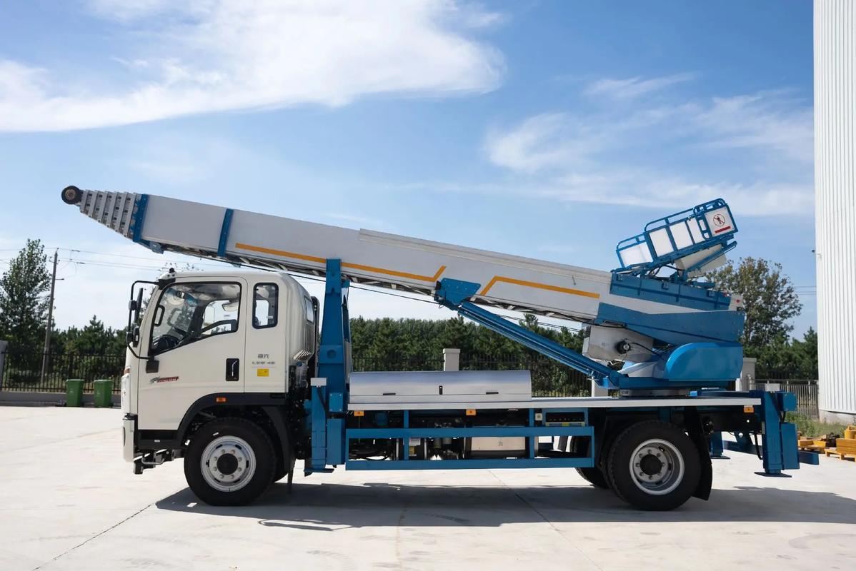 新乡云梯上料车租赁费用