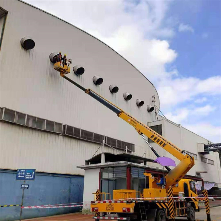 新乡高空作业车出租服务：专业广告牌安装解决方案