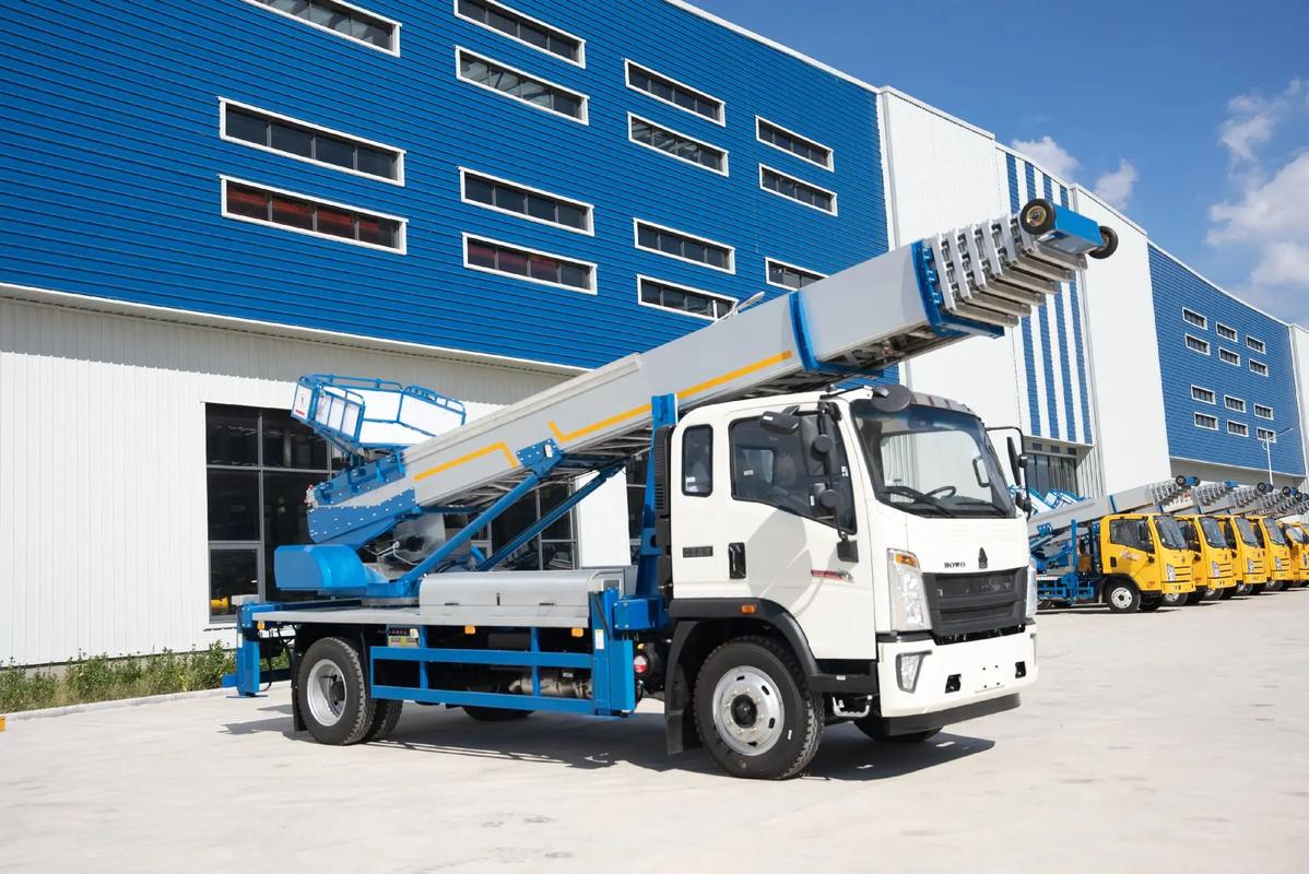 新乡出租云梯车高空作业车 建筑垃圾搬运